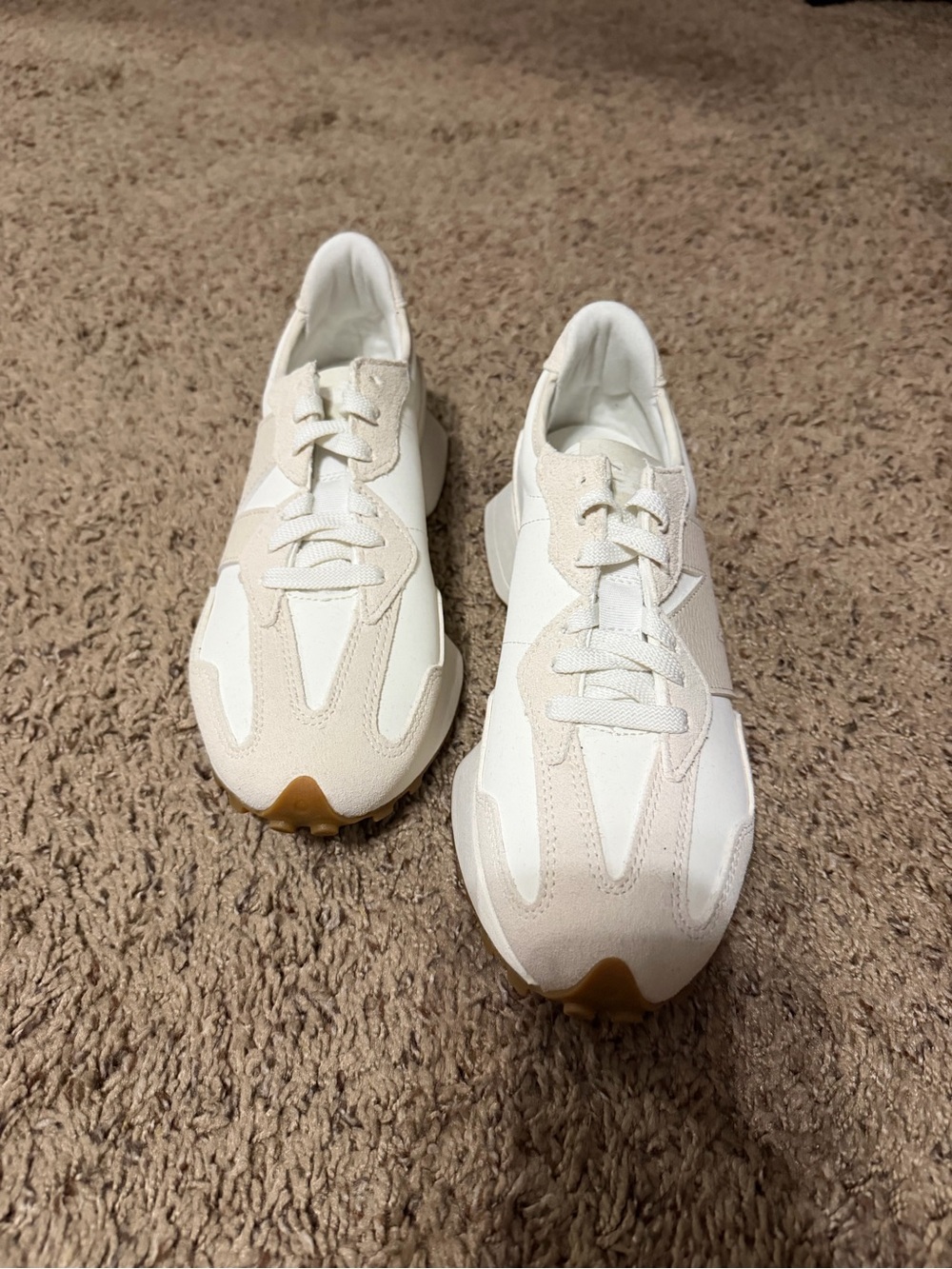 NWOB‼️New Balance 327-Linen/white - Picture 2 of 3